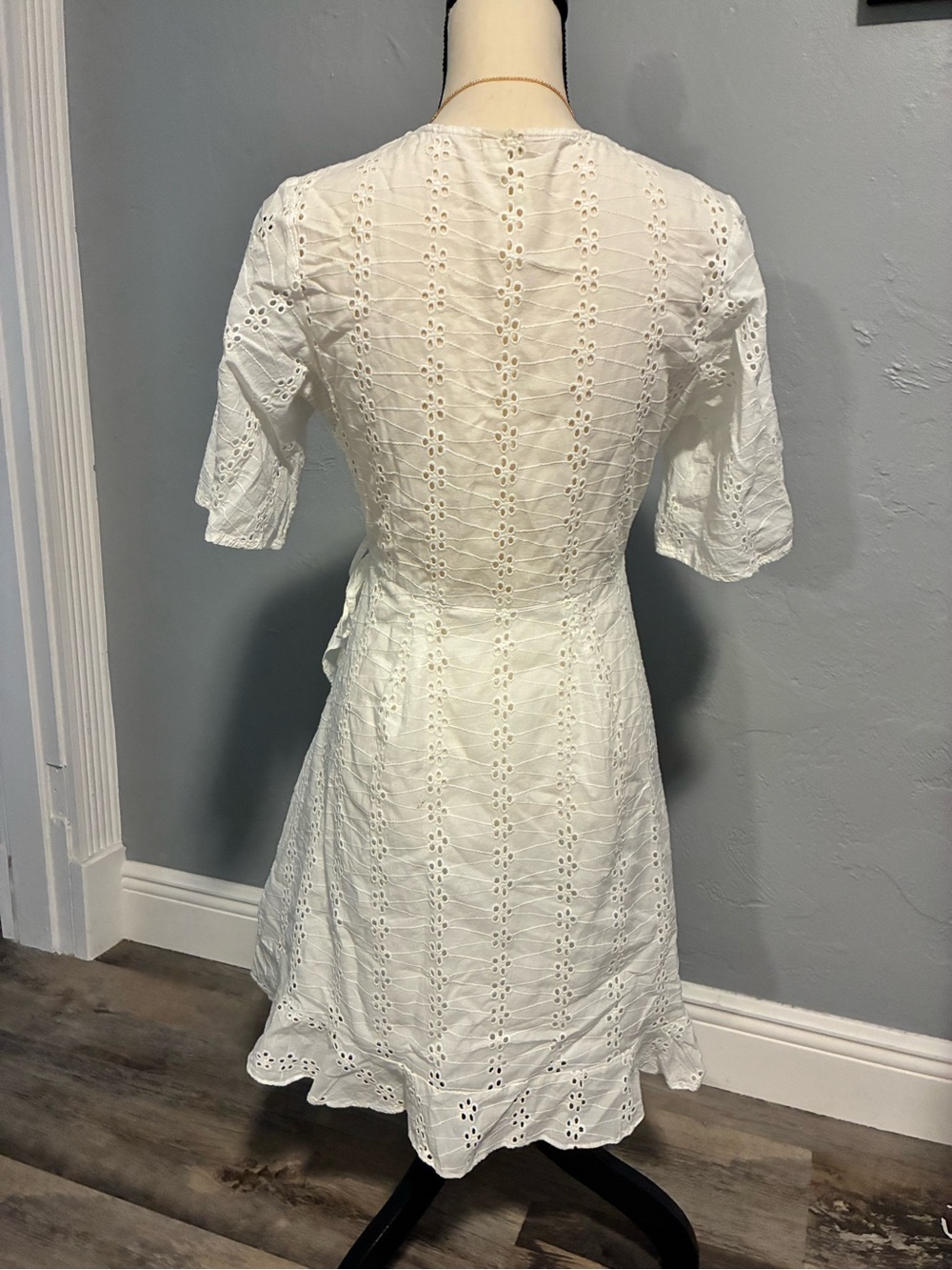 White Japna Dress size Medium - Picture 6 of 9